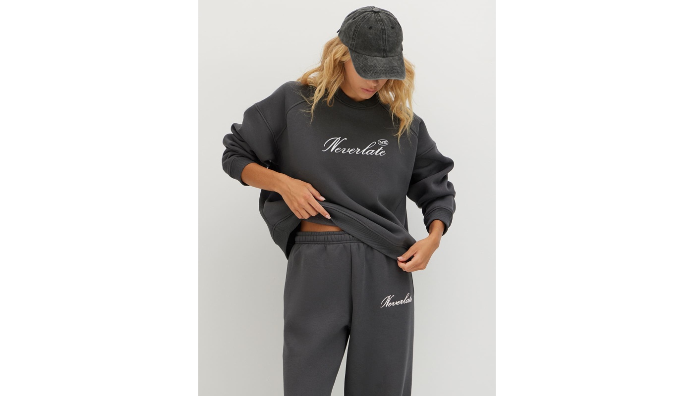 Утепленный спортивный костюм