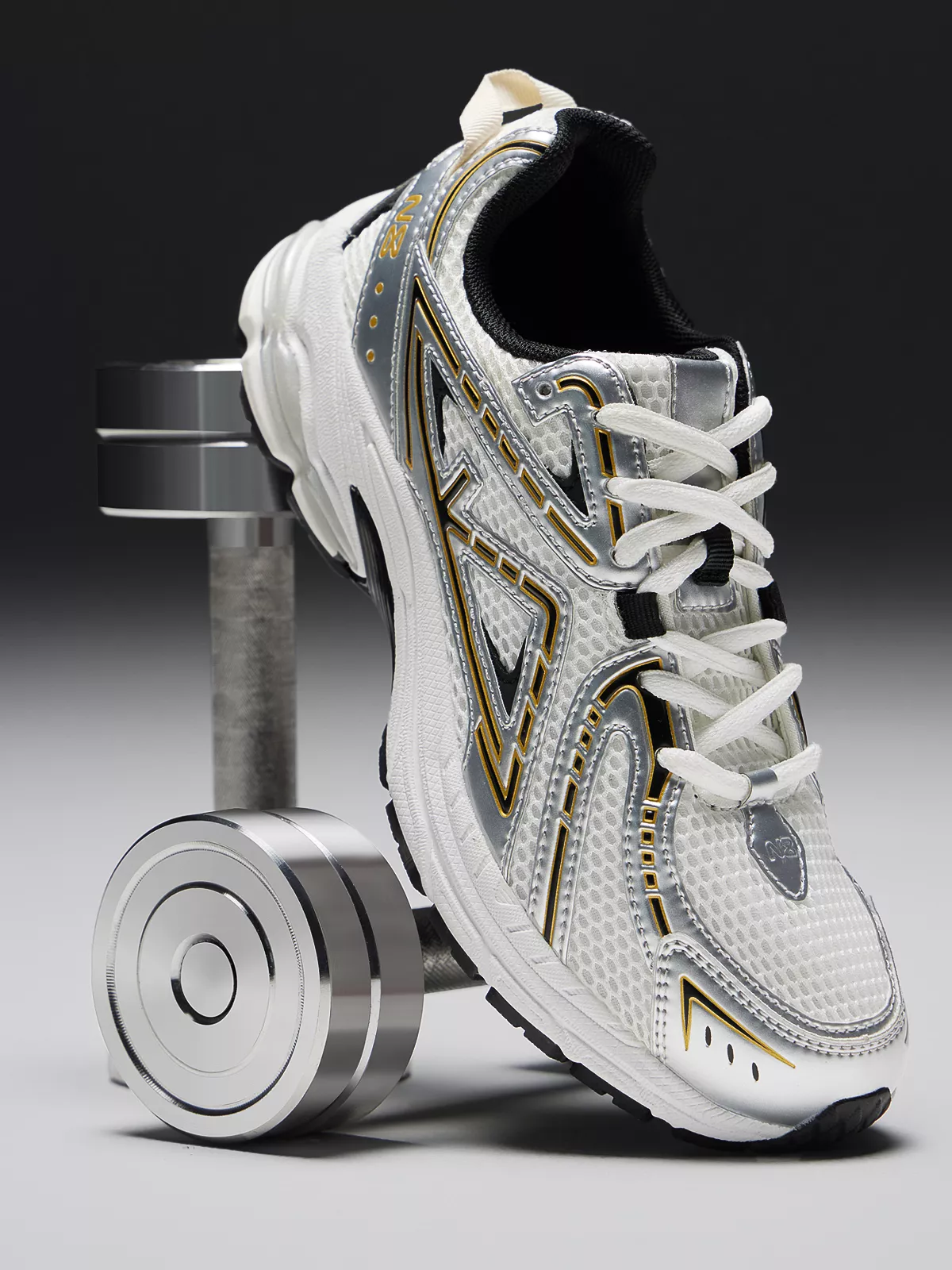 Кроссовки женские