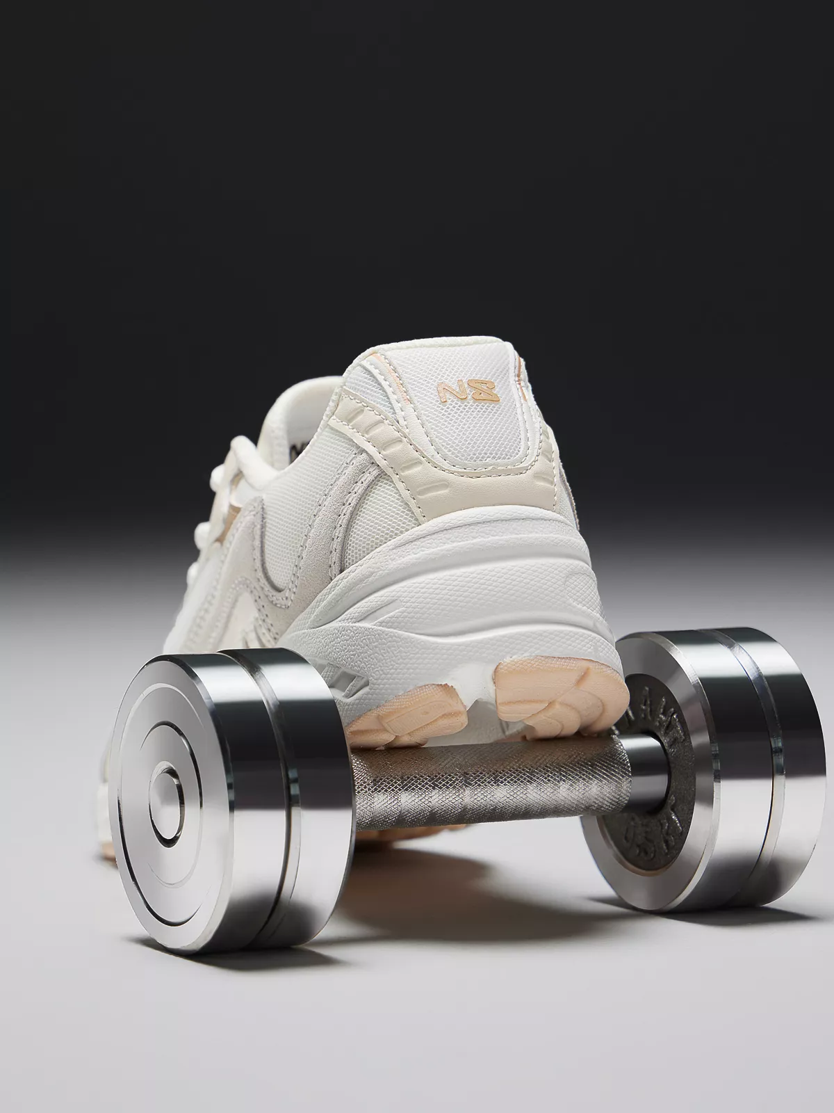 Кроссовки женские