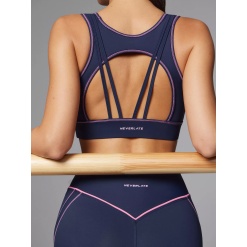 Моделирующий топ-бра с контрастными швами