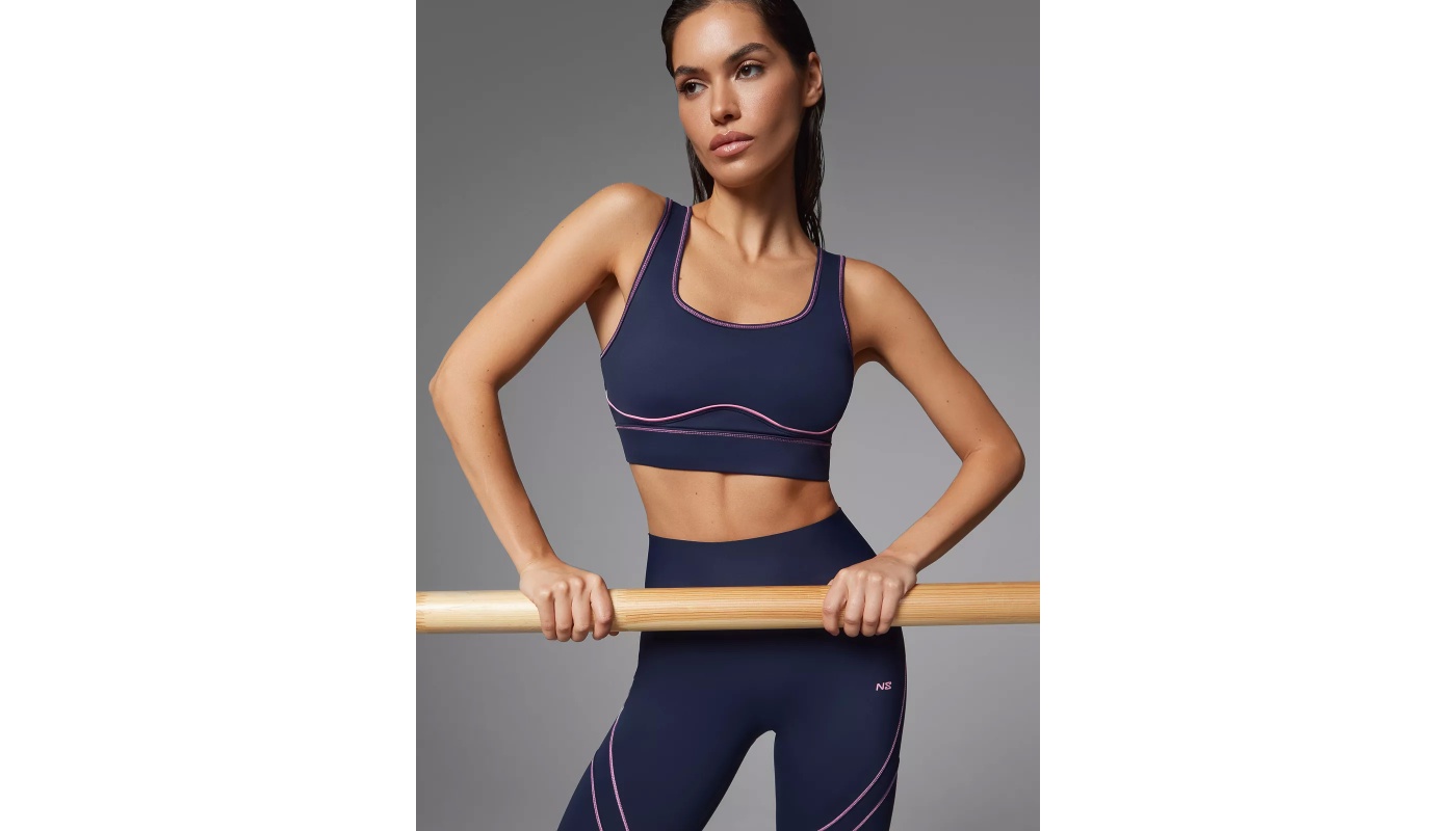 Моделирующий топ-бра с контрастными швами